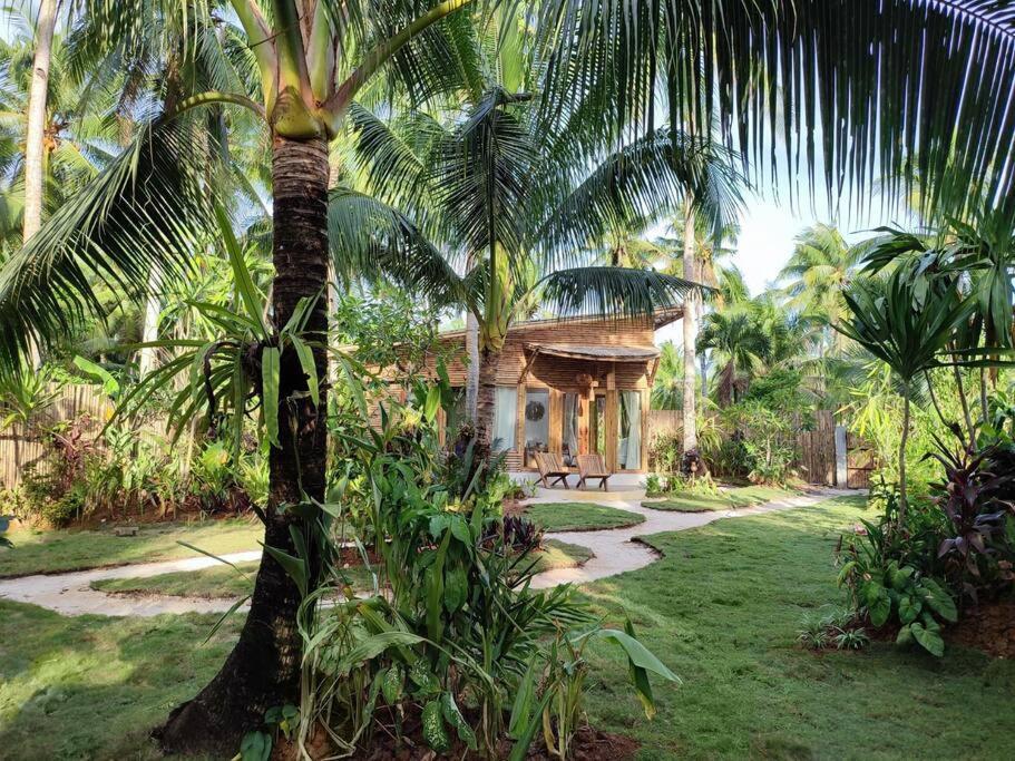 The Bamboo Houses - Tropical Garden & Empty Beach General Luna  Zewnętrze zdjęcie