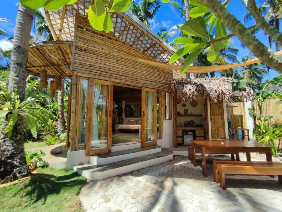 The Bamboo Houses - Tropical Garden & Empty Beach General Luna  Zewnętrze zdjęcie