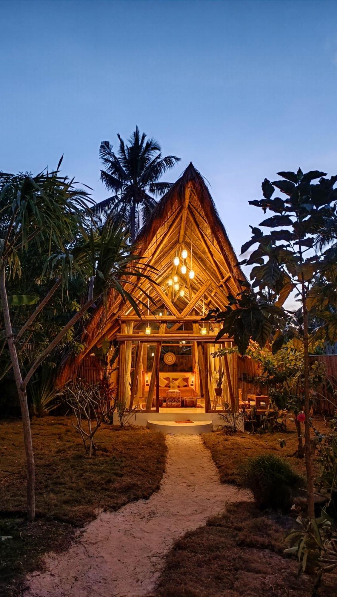 The Bamboo Houses - Tropical Garden & Empty Beach General Luna  Zewnętrze zdjęcie